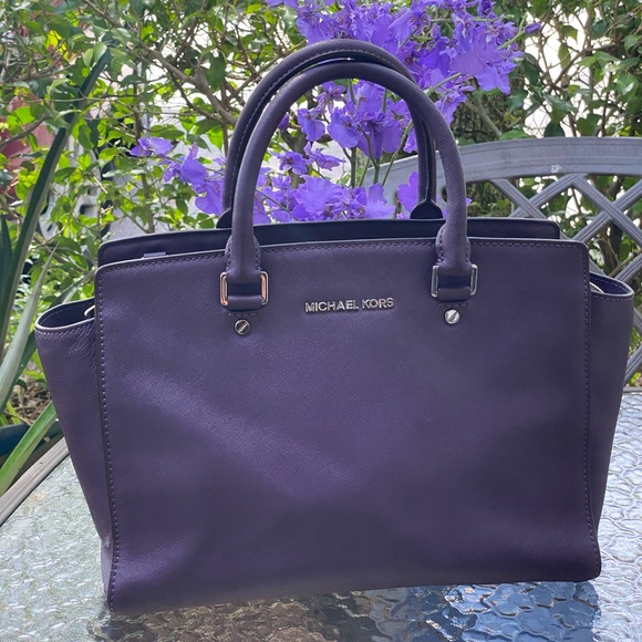 Michael Kors Handbags - Michael Kors Large Purple Selma Tote